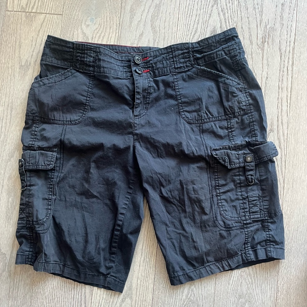 Khakis&Co Men's Black Cargo Shorts in size 12
